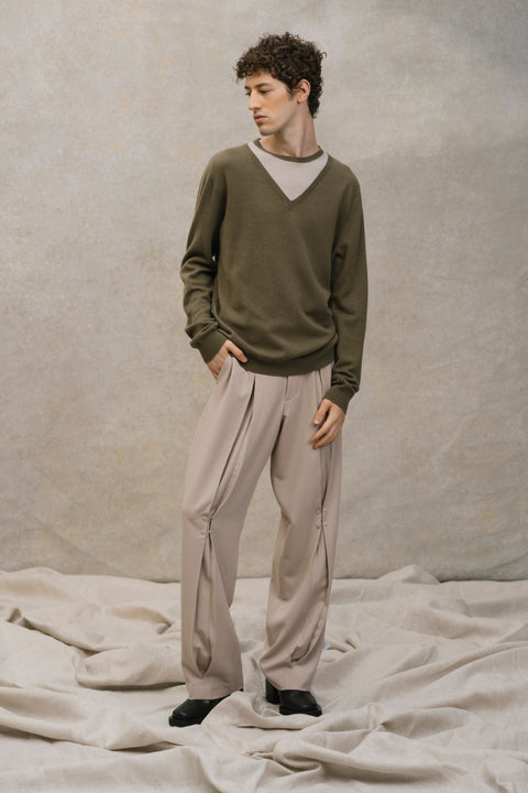Essential Cashmere V-hals Trui, editorial-foto