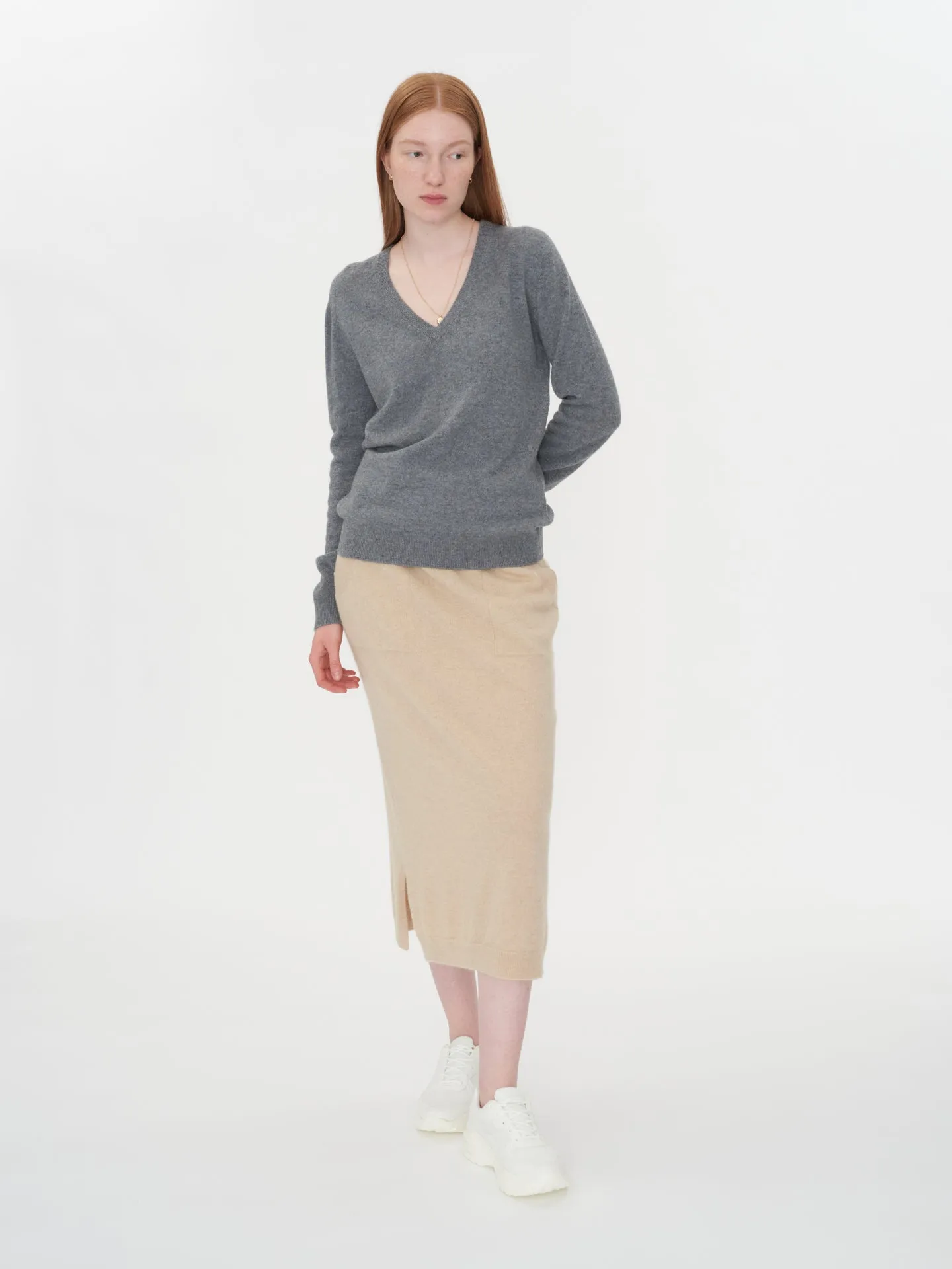 Women's Cashmere V-Neck Sweater Dim Gray - Gobi Cashmere