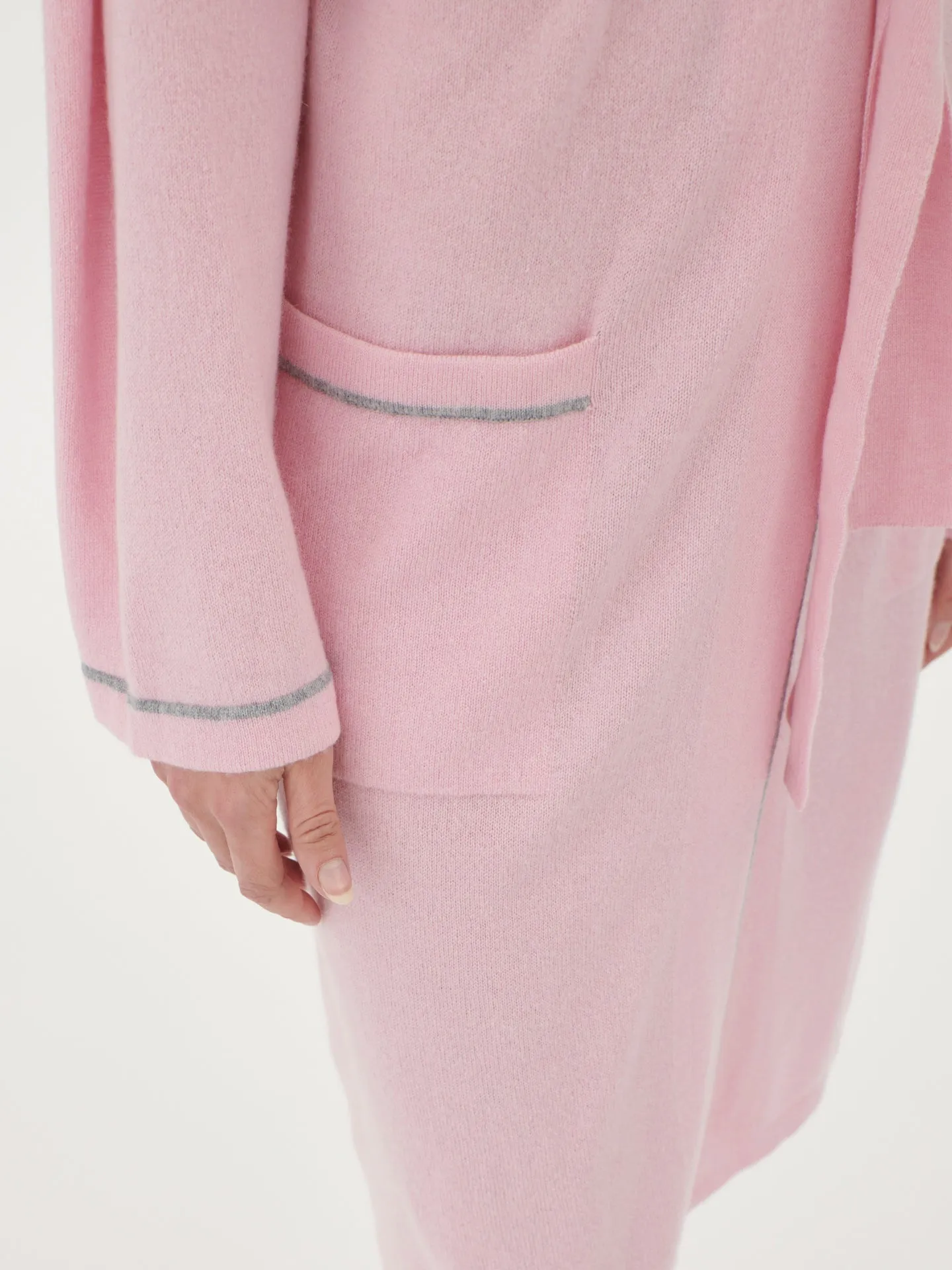 Women's Cashmere  Contrast Tipped Bathrobe Almond Blossom - Gobi Cashmere