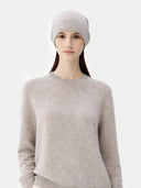 € 99 Cashmere Hat & Sweater Set Dawn Blue worn by model, detail view on white background