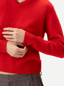 Women's Dual-Collar Cashmere Sweater Fiery Red  worn by model, detail view on white background