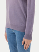 € 99 Cashmere Hat & Sweater Set Purple worn by model, detail view on white background