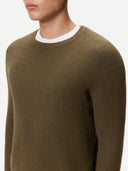 Men's Ribbed Cashmere Sweater Cub  worn by model, detail view on white background