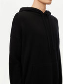 Men's Cashmere Pullover Black worn by model, detail view on white background
