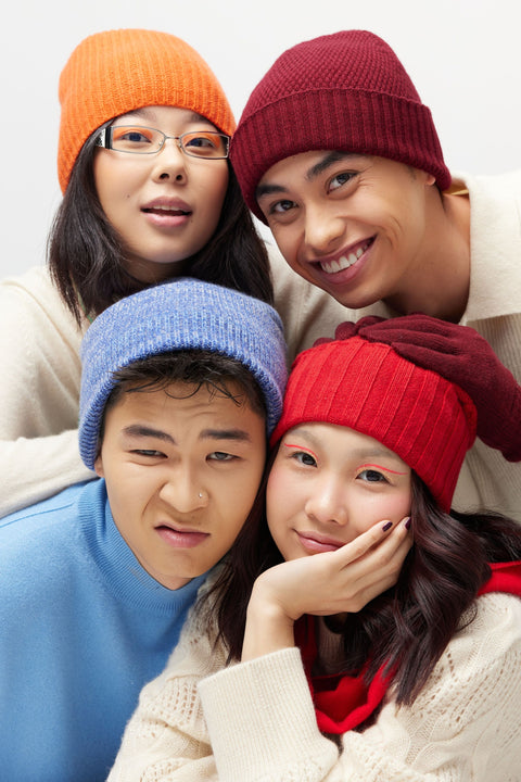 Cappello a coste in cashmere /Unisex/, foto editoriale
