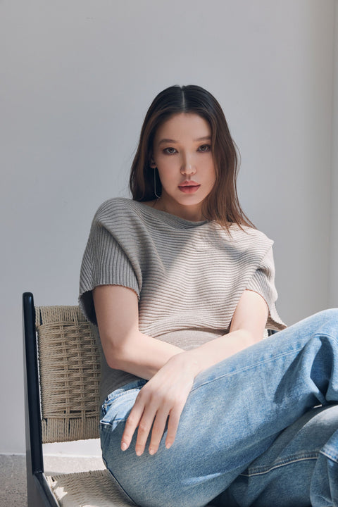 Short Dolman Sleeve Cashmere Neule, editorial-kuva