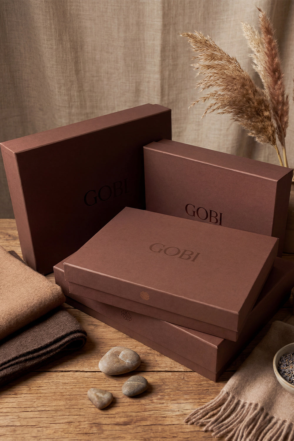 Unisex Cashmere Premium Gift Box in Mole | GOBI Cashmere