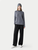 € 99 Cashmere Hat & Sweater Set Grey worn by model, front view on white background