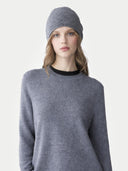 € 99 Cashmere Hat & Sweater Set Grey worn by model, detail view on white background