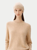 Cashmere € 99 Hat & Sweater Set Beige worn by model, detail view on white background