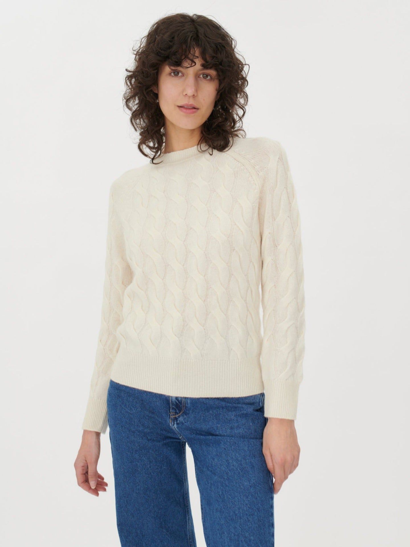 Damen Kaschmir R-Ausschnitt Pullover Mit Zopfmuster Marshmallow - Gobi Cashmere