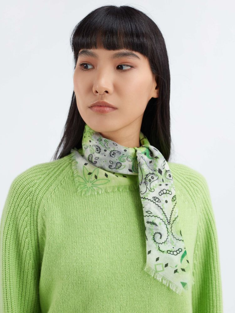Damen Kaschmir Schal Mit Tropischem Abstrakten Motiv Jade Limette - Gobi Cashmere