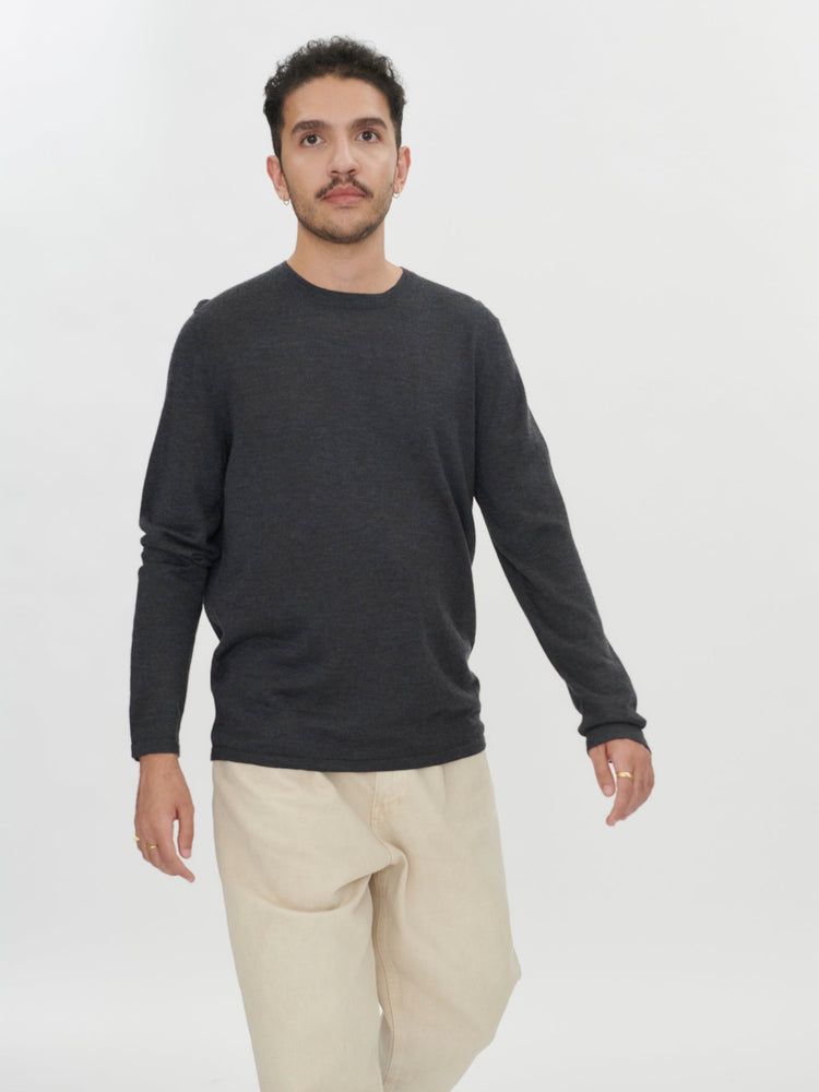 Men's Cashmere Silk Round Neck Charcoal - Gobi Cashmere 