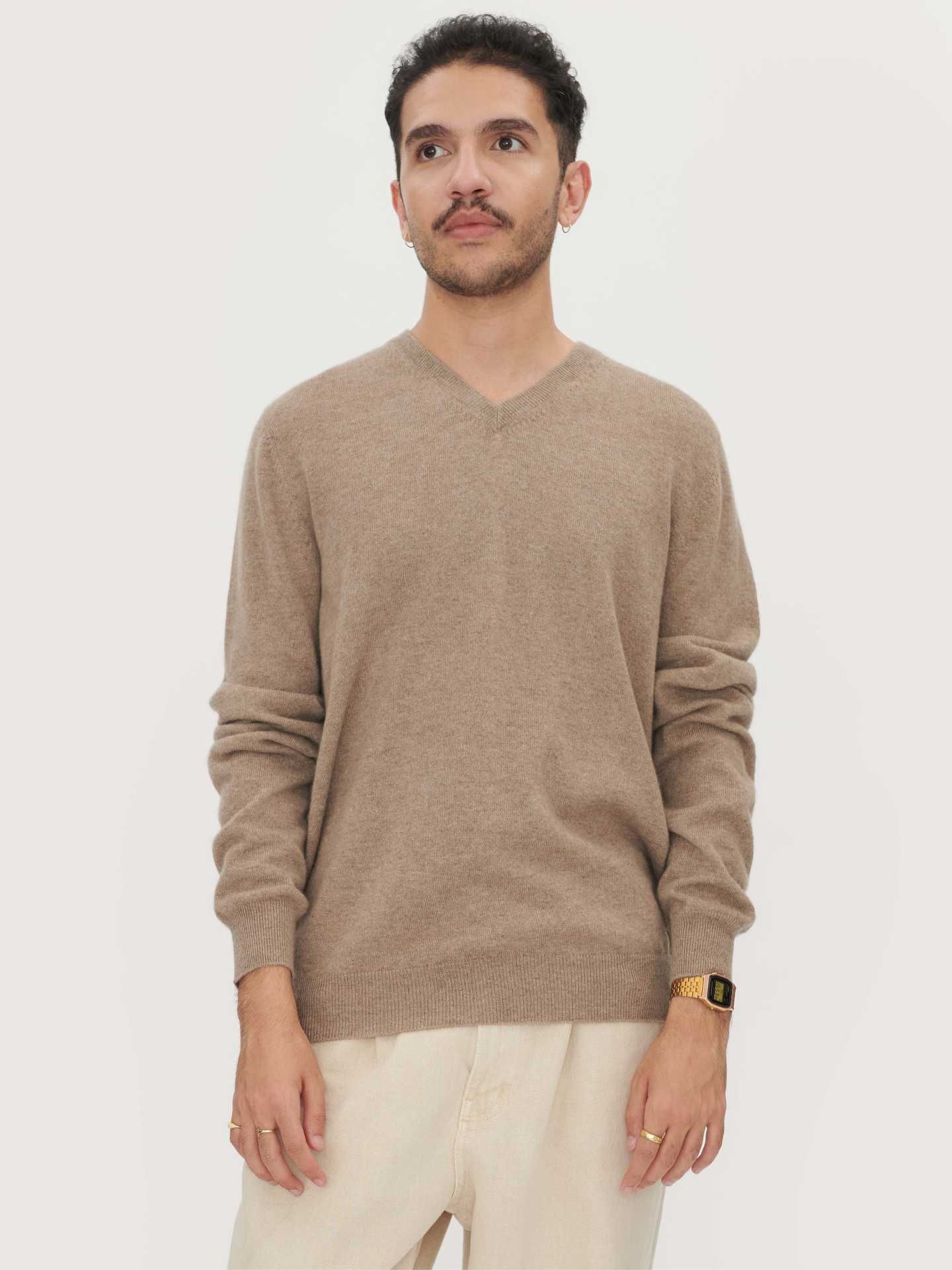 Men's Cashmere V-Neck Sweater Taupe - Gobi Cashmere