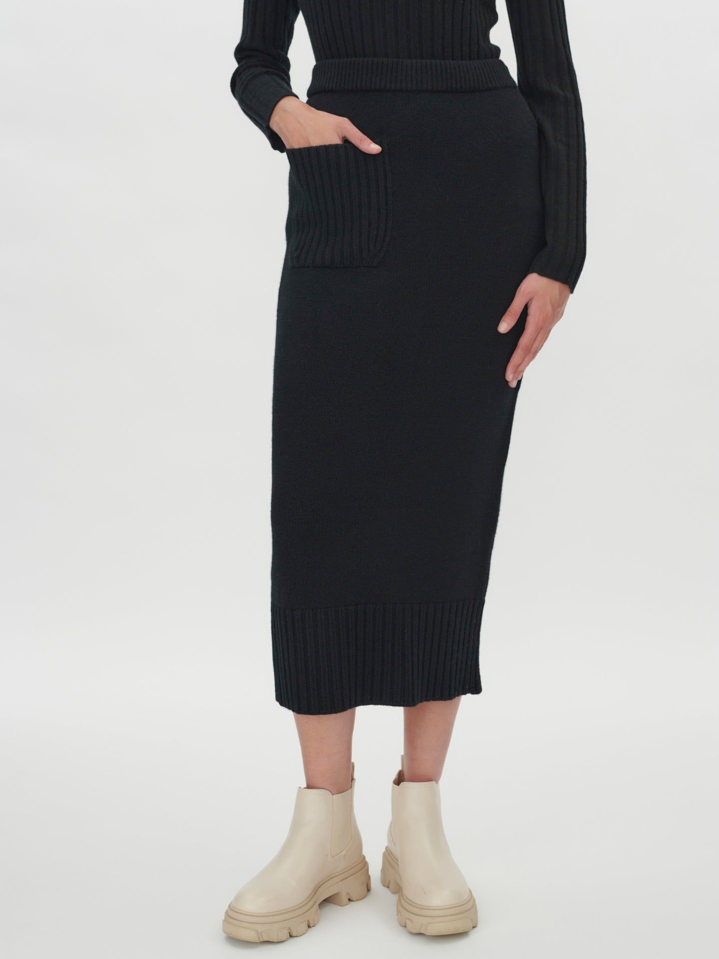 Women's Cashmere Long Pencil Skirt Black - Gobi Cashmere