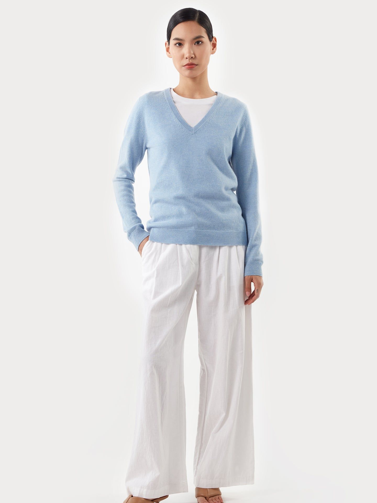 Women's Cashmere Basic V-Neck Sweater Navy - Gobi Cashmere