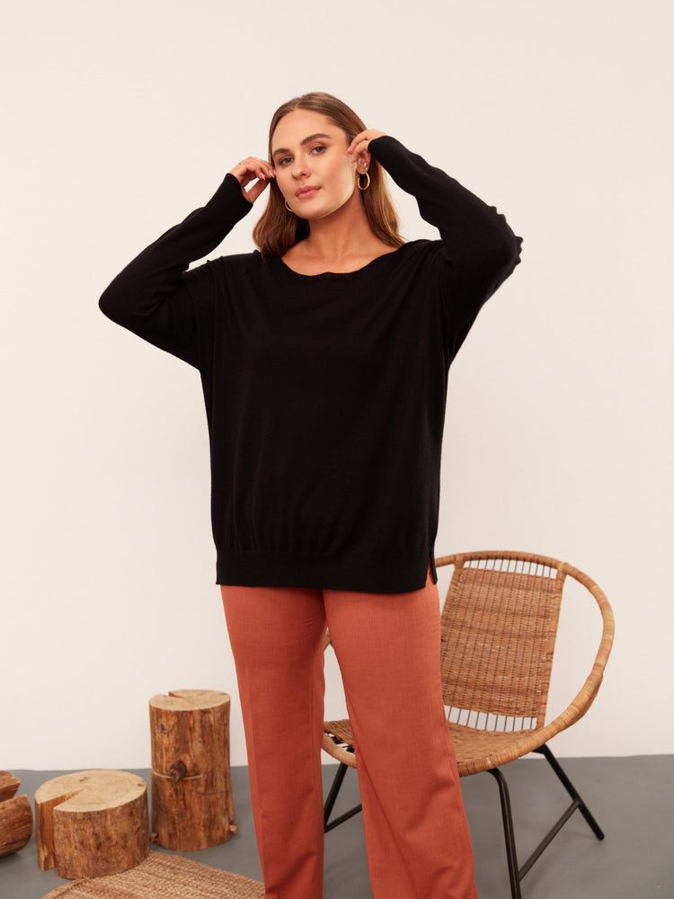 Women's Silk Cashmere Relaxed Fit Boat-Neck Sweater Black - Gobi Cashmere