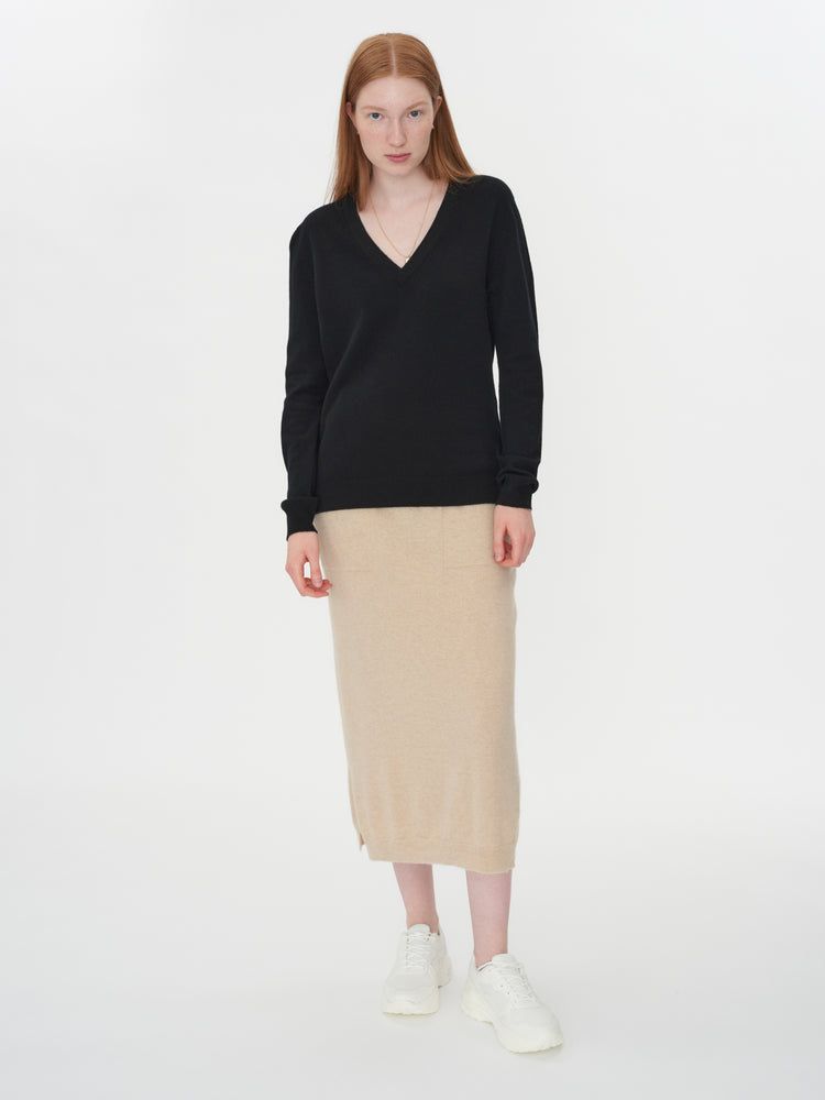 Women's Cashmere Basic V-Neck Black - Gobi Cashmere