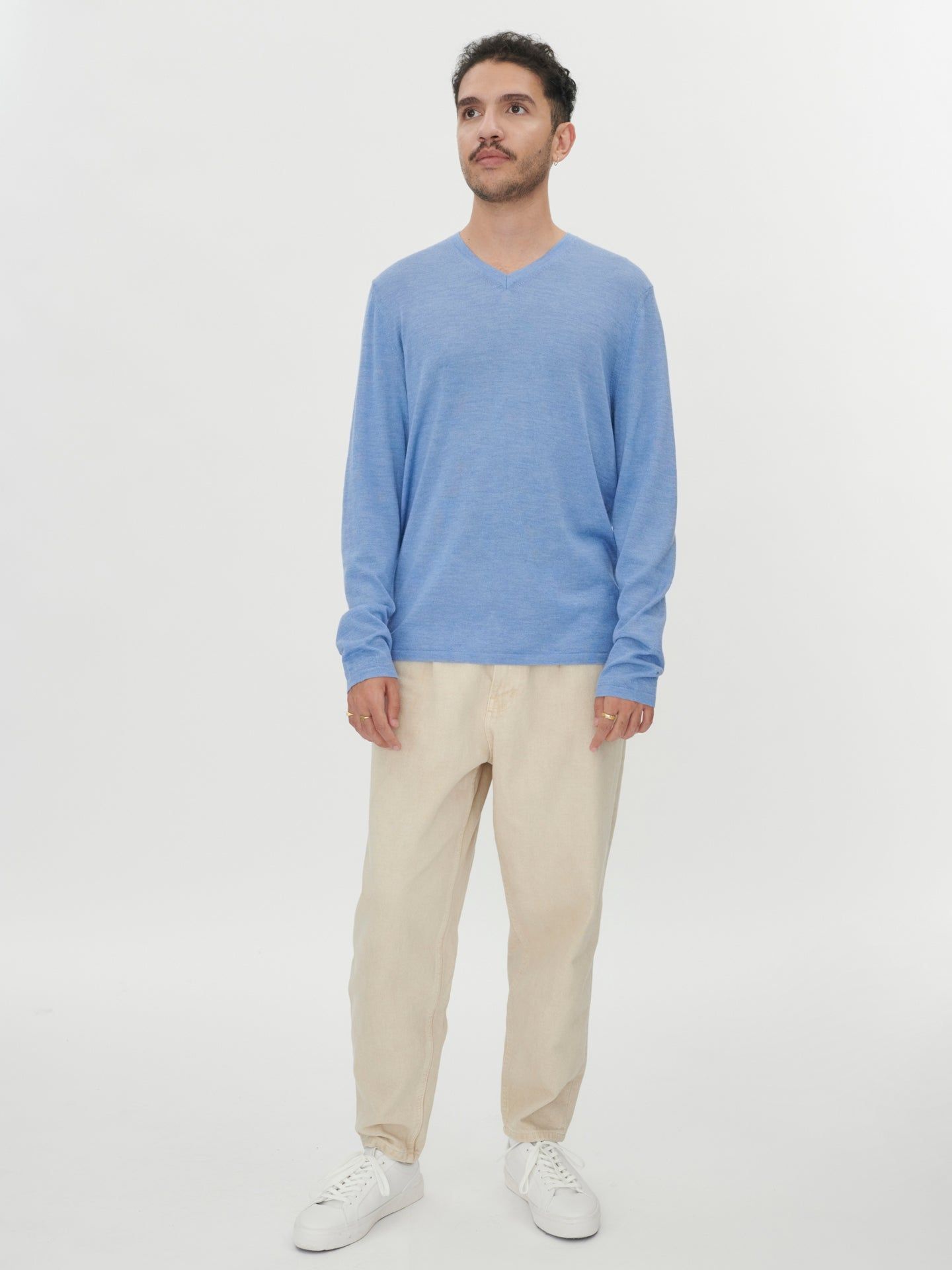 Men's Silk Cashmere V-Neck Blue - Gobi Cashmere 