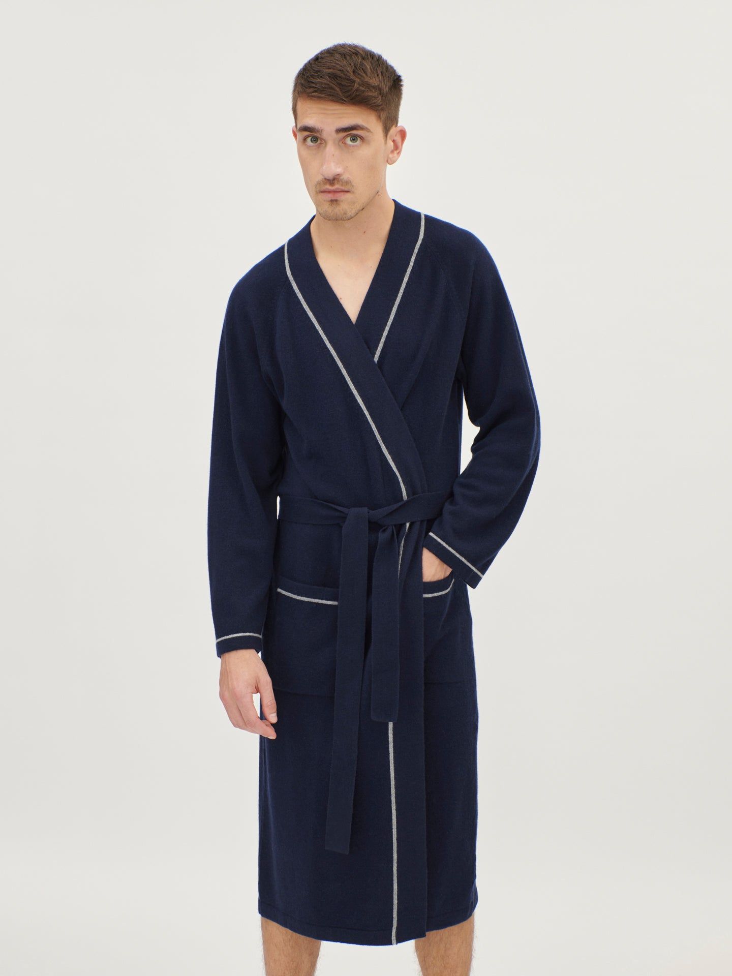 Men's Cashmere Contrast-Tipped Bathrobe Navy - Gobi Cashmere